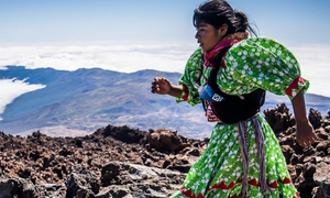 Tarahumara Woman Won Ultramarathon Running in Sandals
