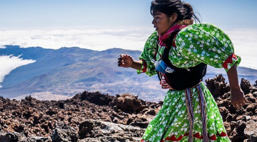 Tarahumara Woman Won Ultramarathon Running in Sandals